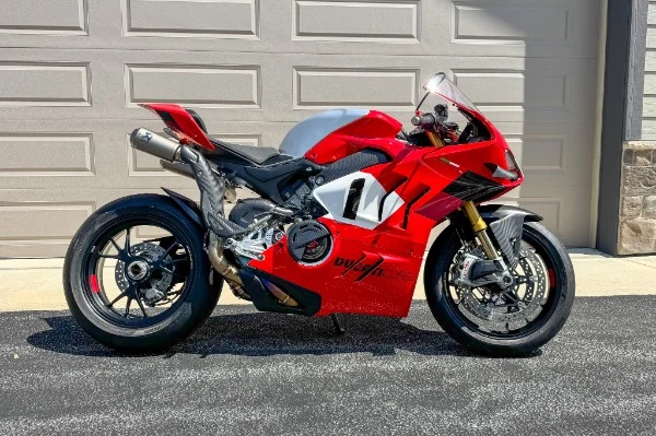 2024 Ducati Panigale V4 R, 12/20