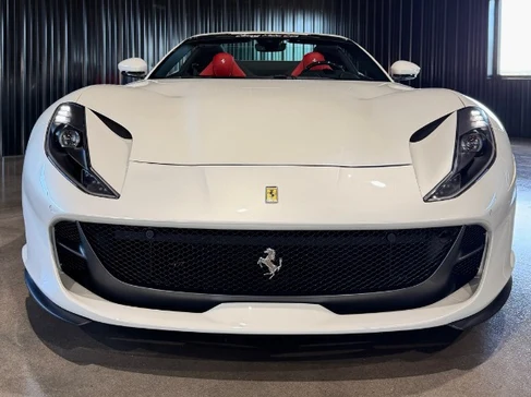 2023 Ferrari 812 GTS, 6/20
