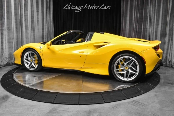 2023 Ferrari F8 Spider, 3/20