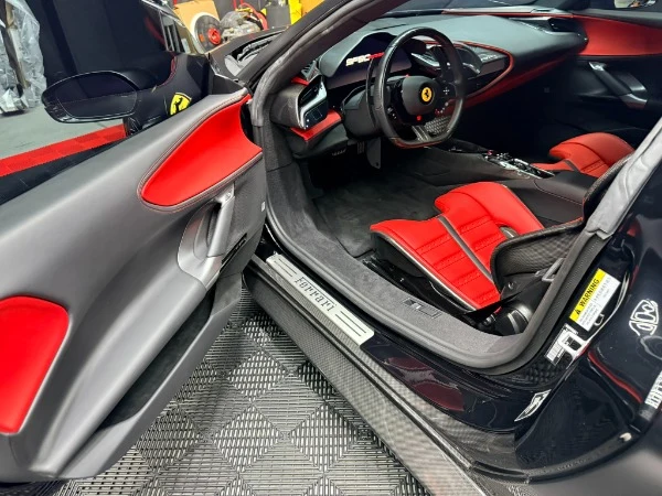 2025 Ferrari SF90 Spider, 5/5