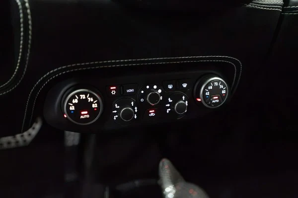 2013 Ferrari 458 Spider, 19/20