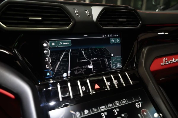 2022 Lamborghini Urus, 18/20