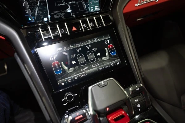 2022 Lamborghini Urus, 19/20