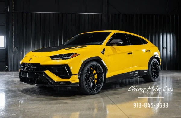 Lamborghini Urus Performante photographed at Chicago Motor Cars