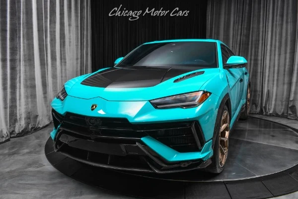 Lamborghini Urus Performante photographed at Chicago Motor Cars