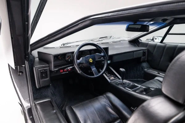 1989 Lamborghini Countach 25th Anniversary, 17/20