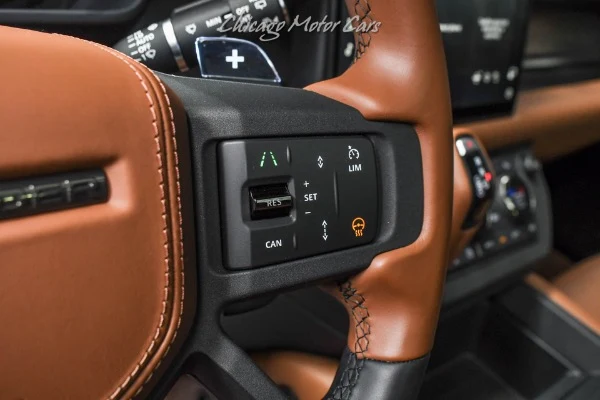 2025 Land Rover Defender 110 OCTA, 10/20