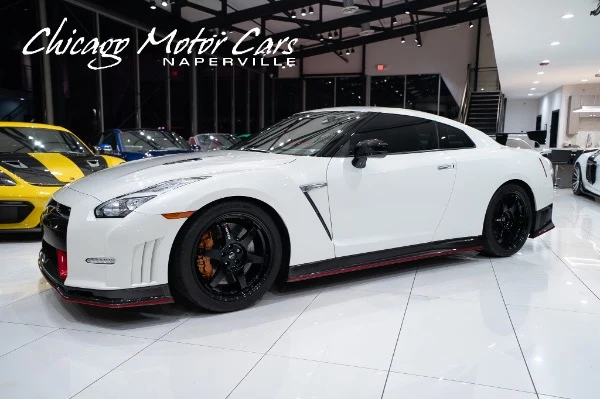 Nissan GT-R Nismo (R35) photographed at Chicago Motor Cars
