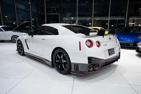 2016 Nissan GT-R Nismo (R35), 2/20