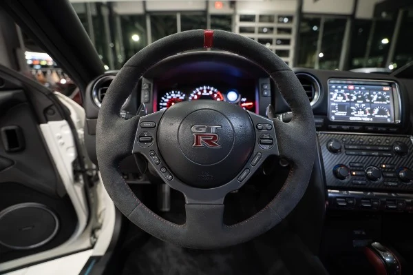 2016 Nissan GT-R Nismo (R35), 13/20