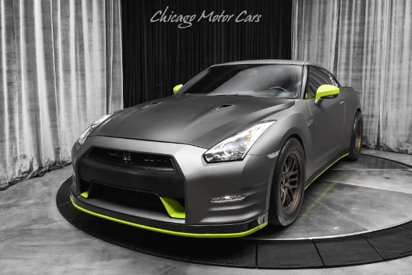 Nissan GT-R (R35) photographed at Chicago Motor Cars