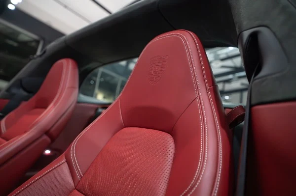 2024 Porsche 911 Targa 4 GTS (992.1), 19/20