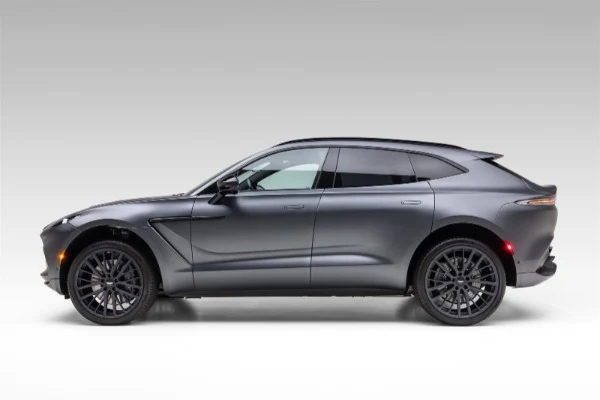 2022 Aston Martin DBX V8, 4/30