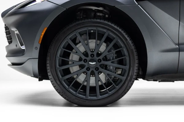 2022 Aston Martin DBX V8, 12/30