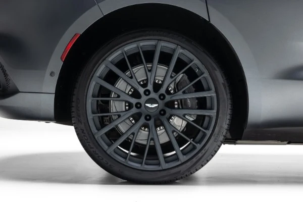2022 Aston Martin DBX V8, 14/30