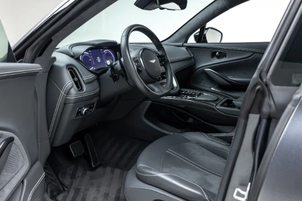2022 Aston Martin DBX V8, 21/30
