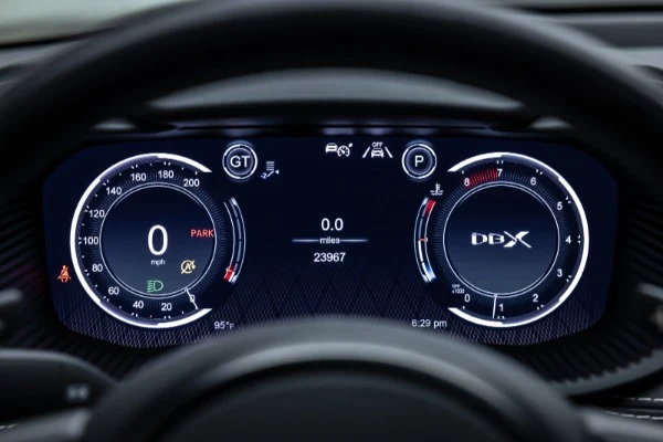 2022 Aston Martin DBX V8, 30/30