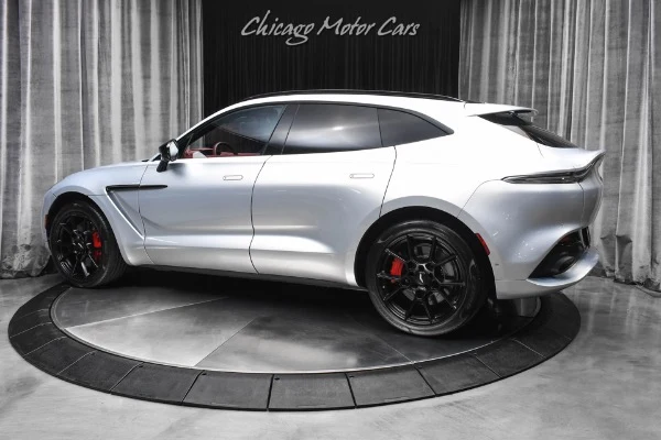 2022 Aston Martin DBX V8, 3/30