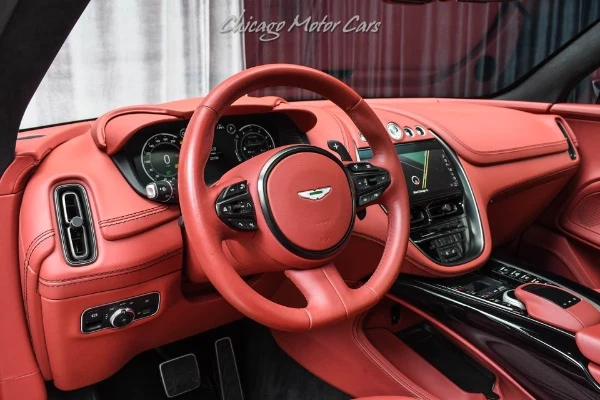 2022 Aston Martin DBX V8, 8/30