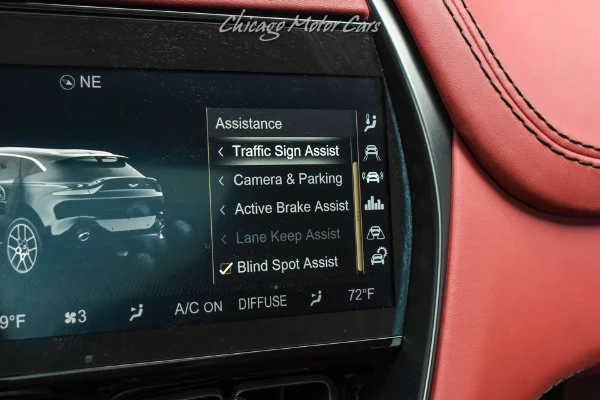 2022 Aston Martin DBX V8, 14/30