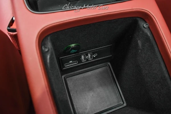 2022 Aston Martin DBX V8, 17/30