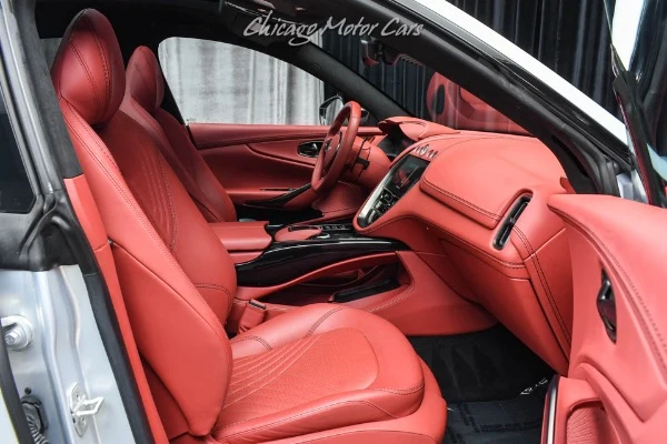 2022 Aston Martin DBX V8, 22/30