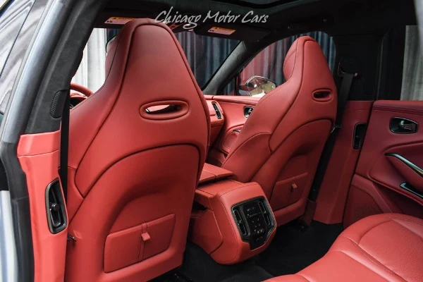 2022 Aston Martin DBX V8, 24/30