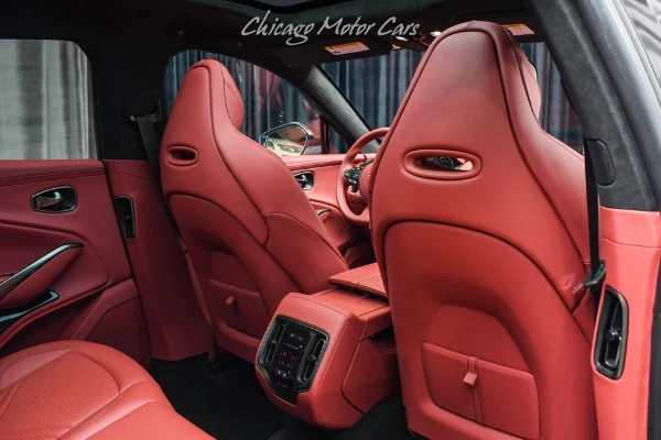 2022 Aston Martin DBX V8, 28/30