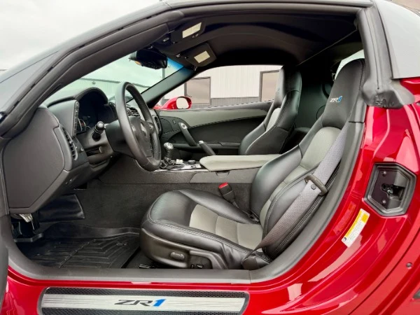 2010 Chevrolet Corvette ZR1 3ZR (C6), 8/10