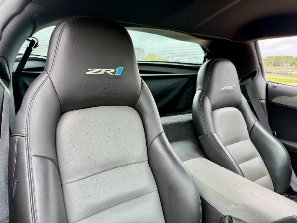 2010 Chevrolet Corvette ZR1 3ZR (C6), 10/10
