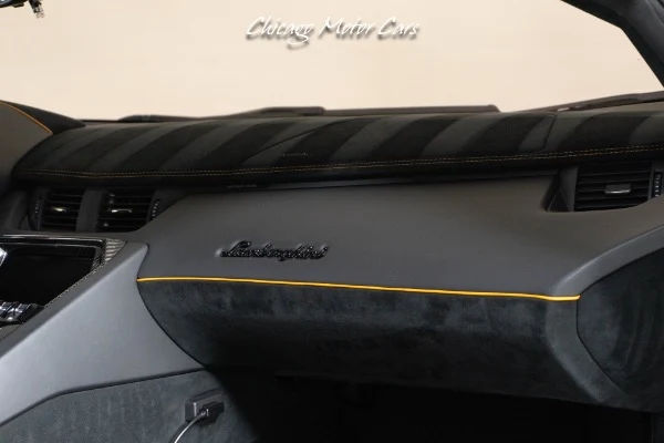 2017 Lamborghini Aventador SV, 29/30