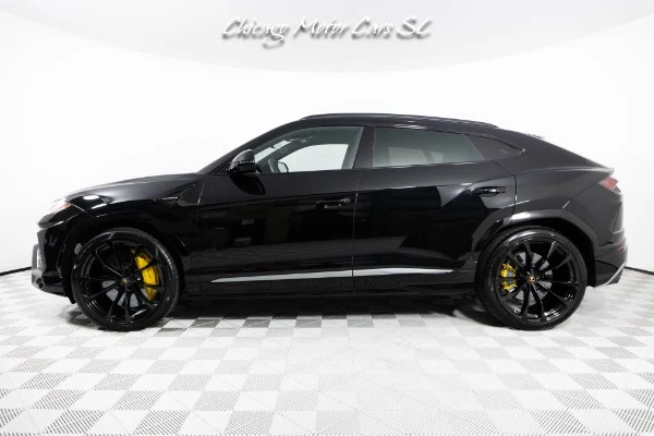 2021 Lamborghini Urus, 2/29