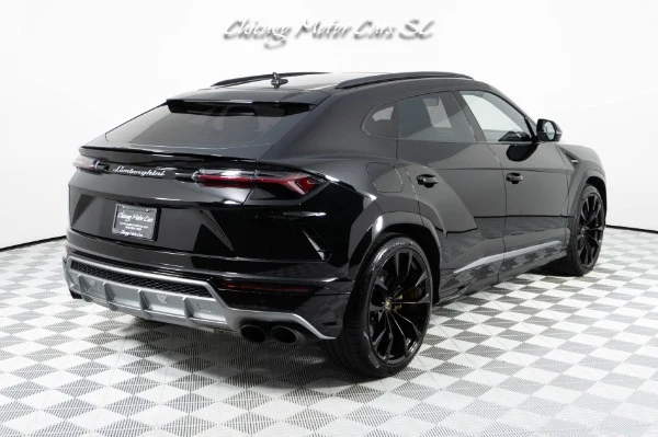 2021 Lamborghini Urus, 8/29