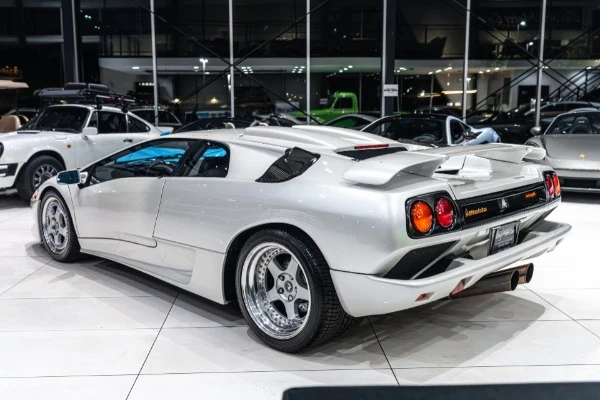 1992 Lamborghini Diablo, 3/30