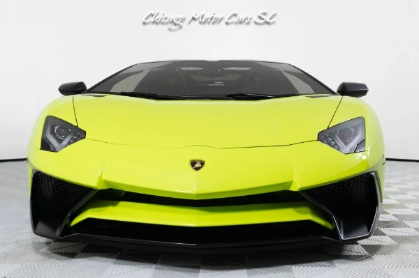 2016 Lamborghini Aventador SV Roadster, 2/29