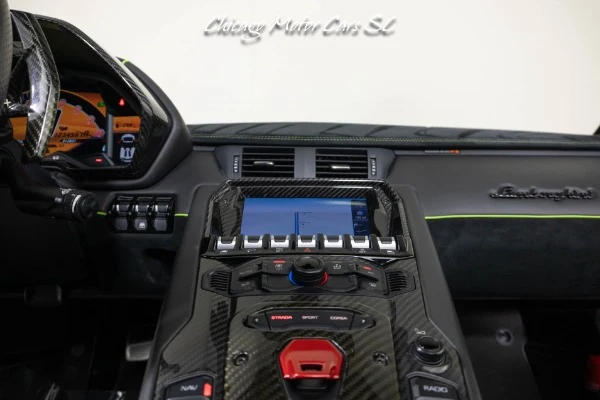 2016 Lamborghini Aventador SV Roadster, 22/29
