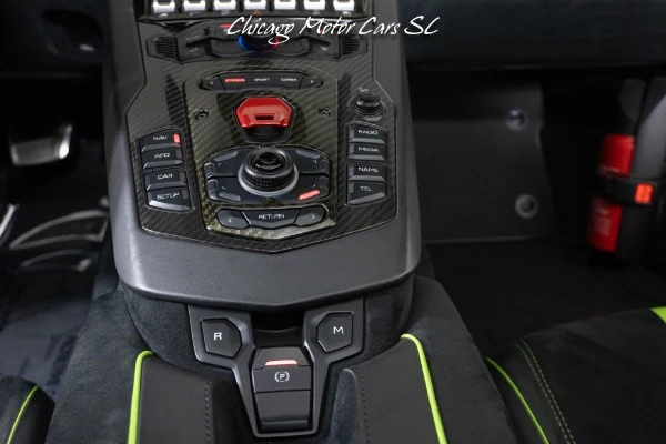 2016 Lamborghini Aventador SV Roadster, 27/29