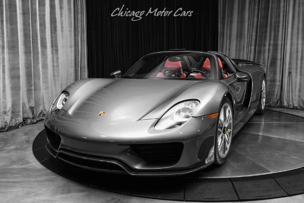 2015 Porsche 918 Spyder photographed at Chicago Motor Cars