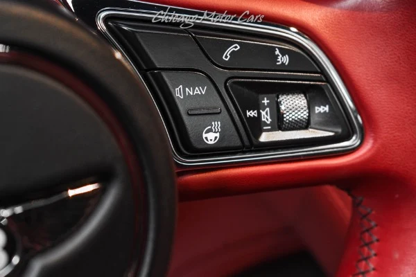 2023 Bentley Bentayga V8, 10/30