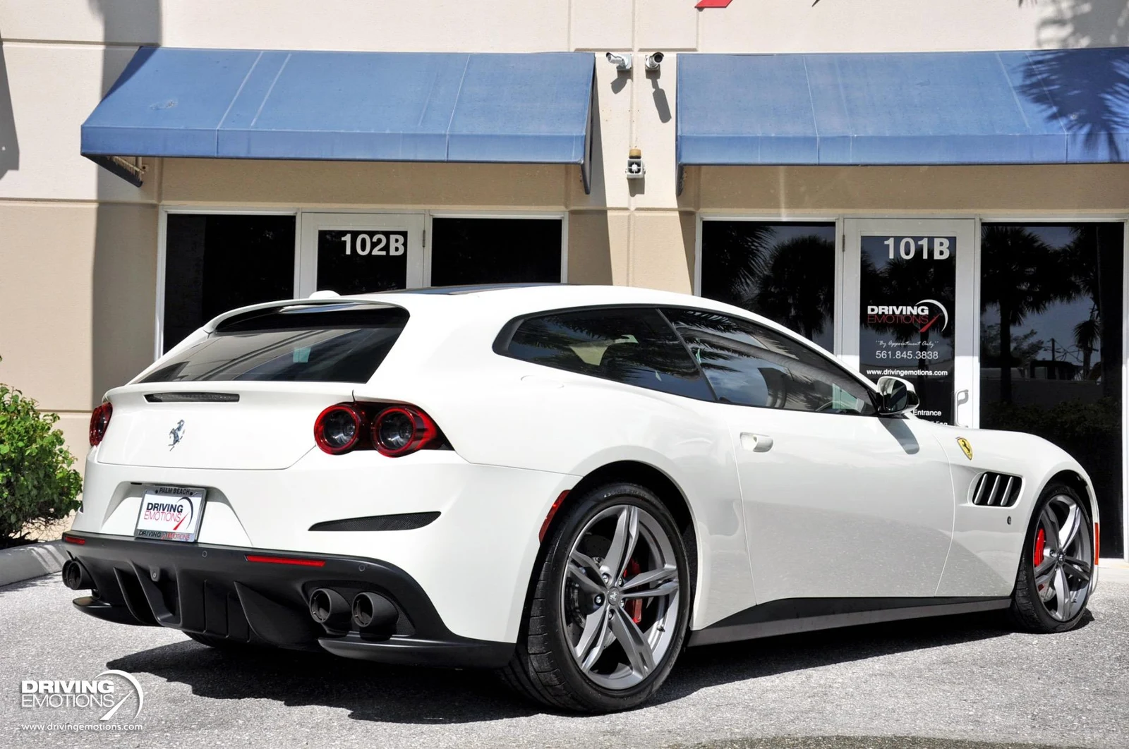 2017 Ferrari GTC4Lusso V12, 18/20