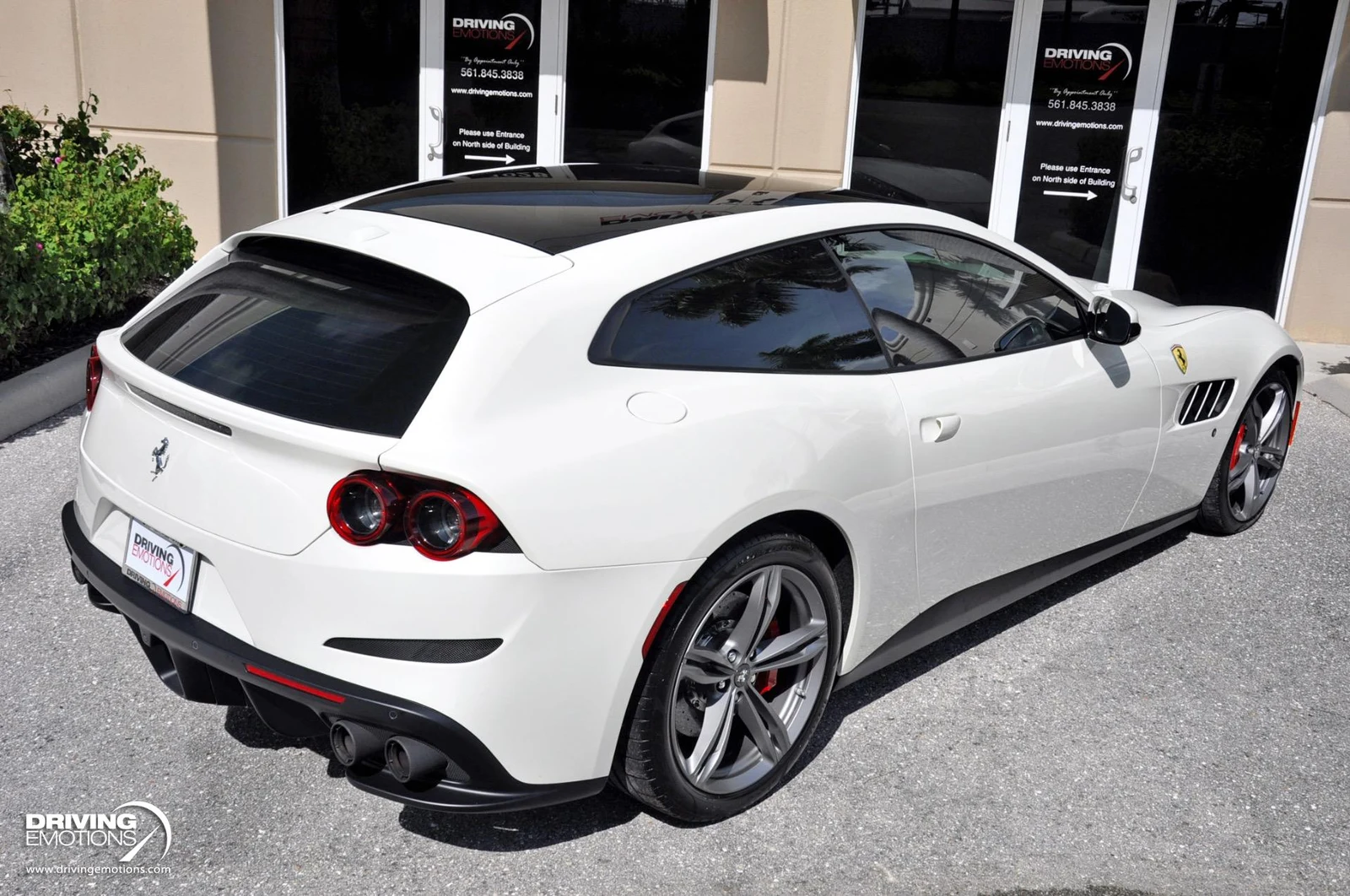 2017 Ferrari GTC4Lusso V12, 19/20