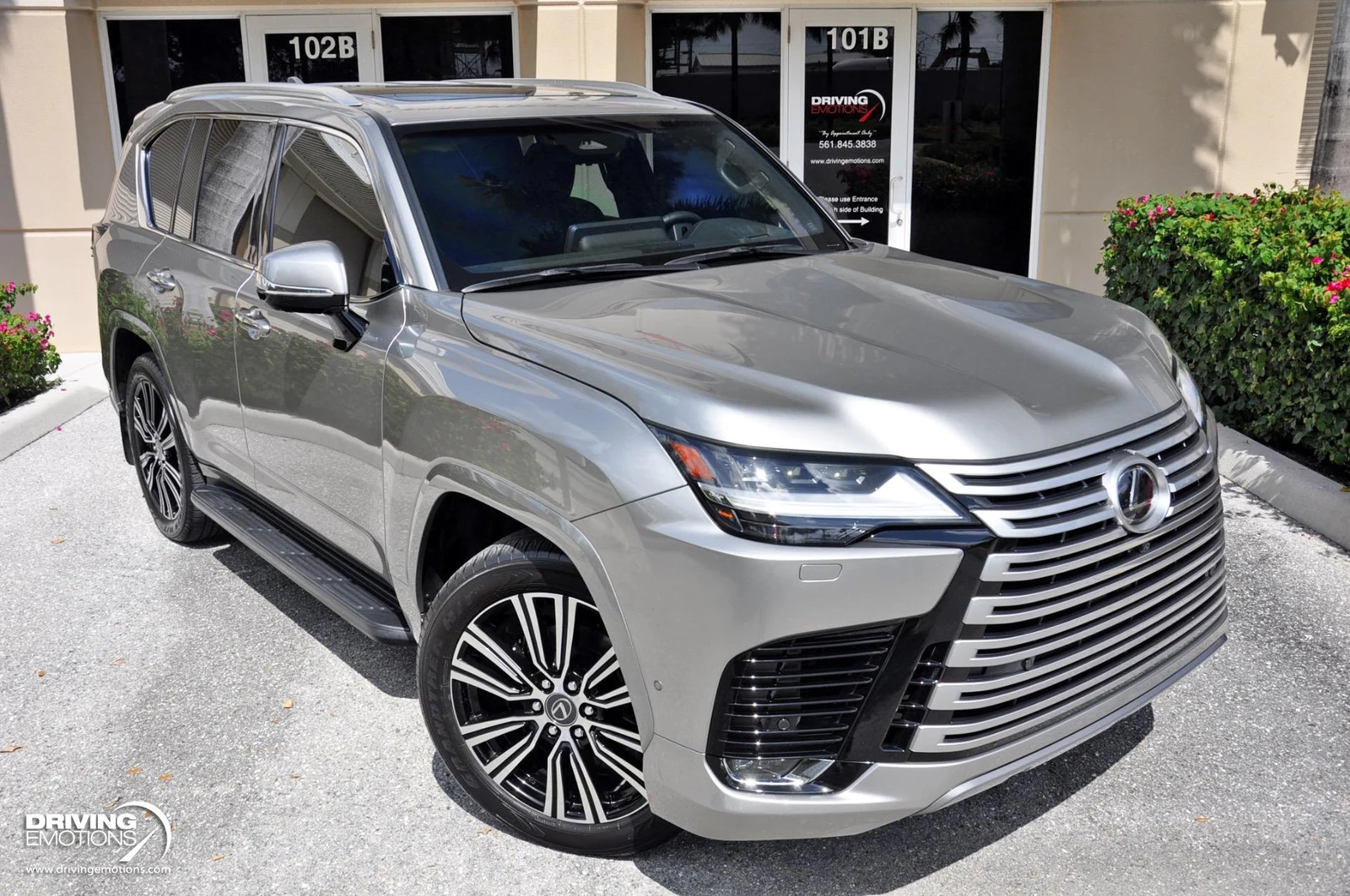 2026 Lexus LX 700h Luxury, 2/20