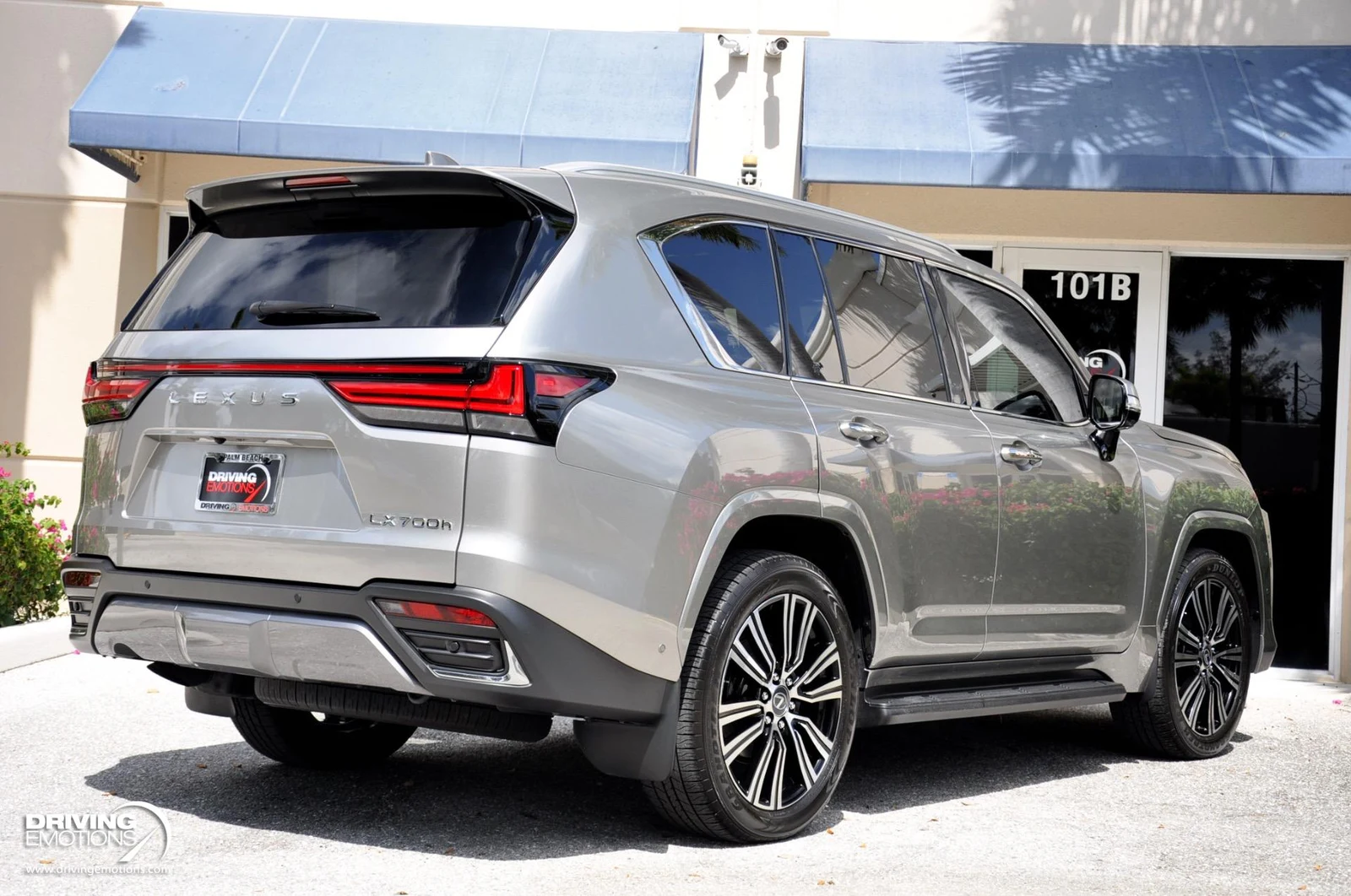 2026 Lexus LX 700h Luxury, 19/20