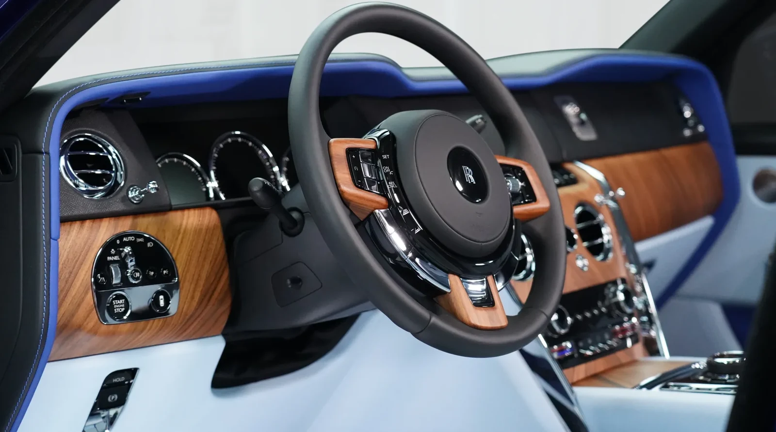 2019 Rolls-Royce Cullinan by Onyx Concept interior, Baby Blue