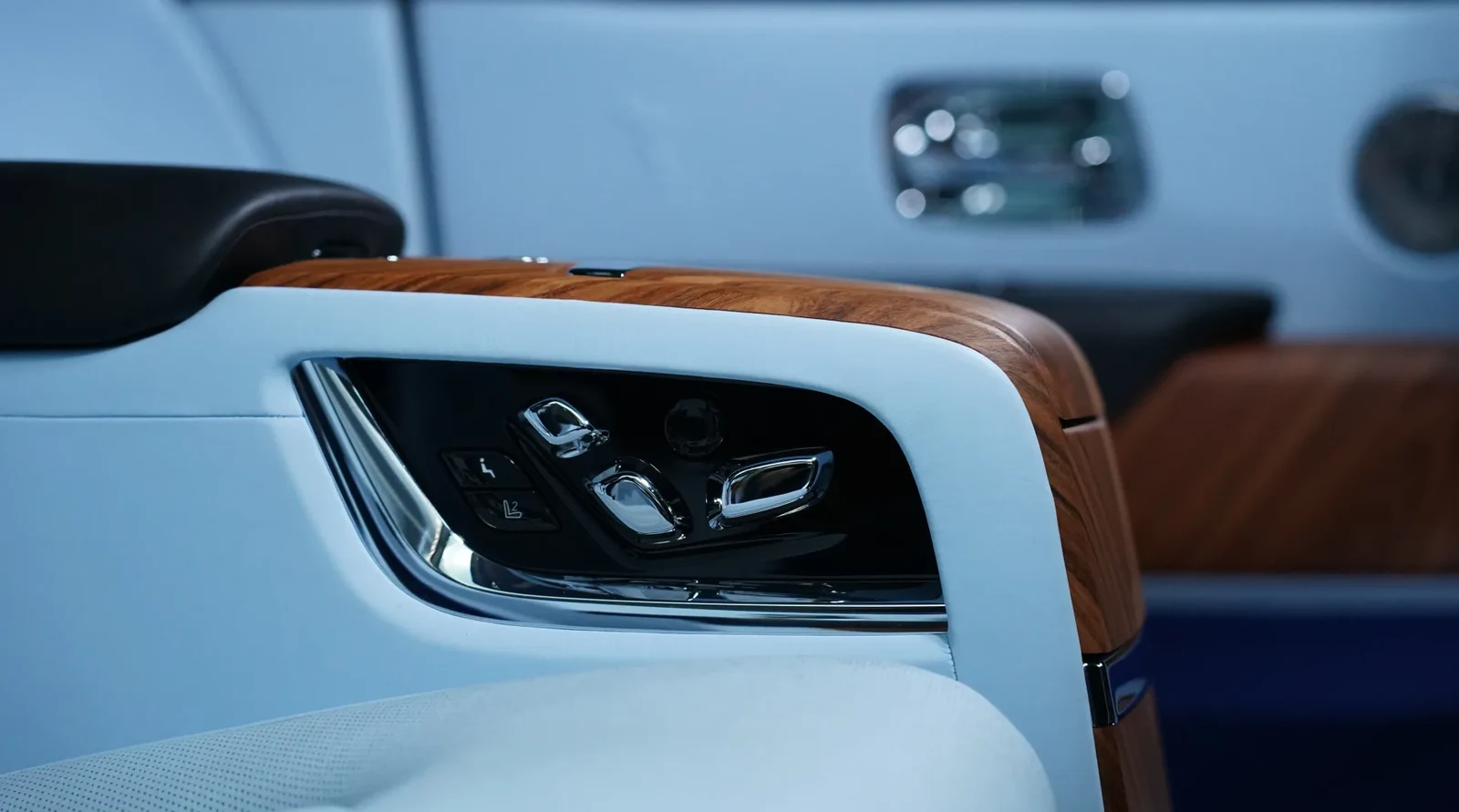 2019 Rolls-Royce Cullinan by Onyx Concept interior, door panel, Baby Blue