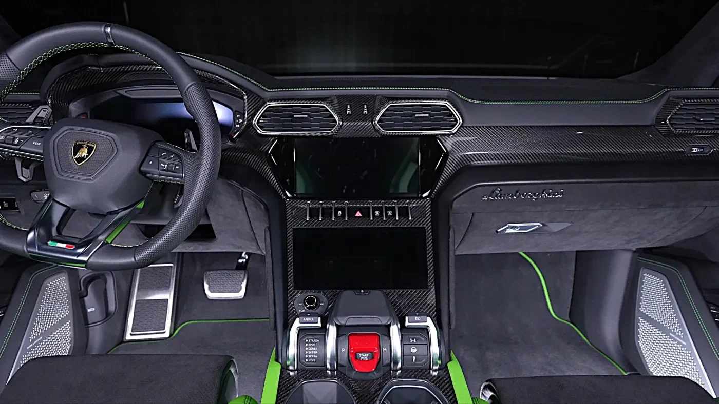 2021 Lamborghini Urus Capsule Novitec ESTESO interior, Nero Alcantara & Verde Fauns