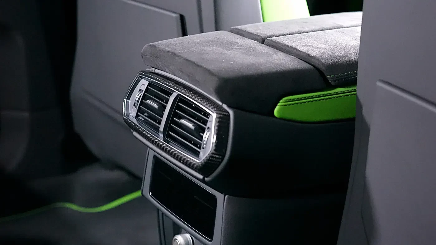 2021 Lamborghini Urus Capsule Novitec ESTESO interior, Nero Alcantara & Verde Fauns