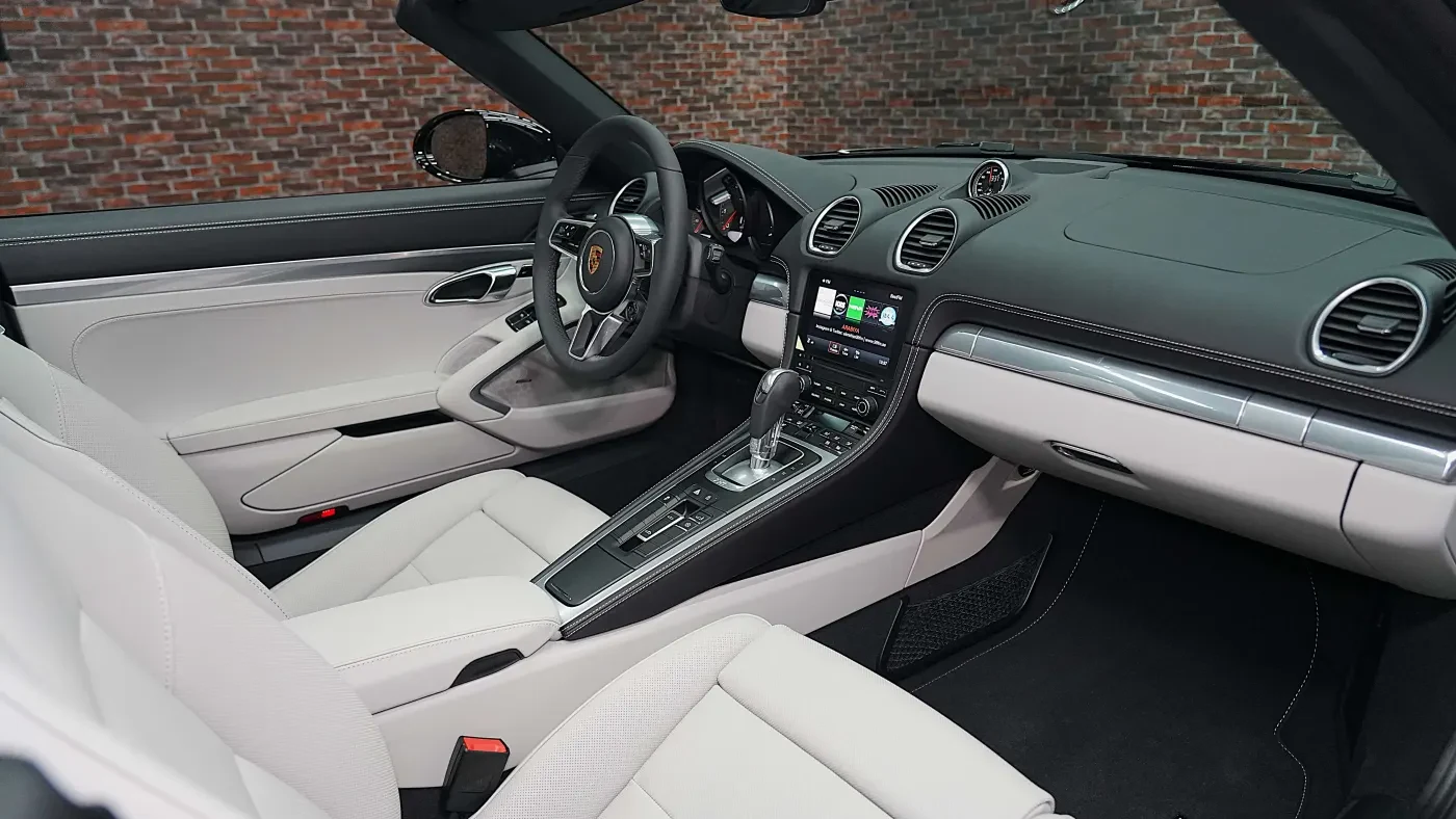 2023 Porsche 718 Boxster interior, dashboard, Off White
