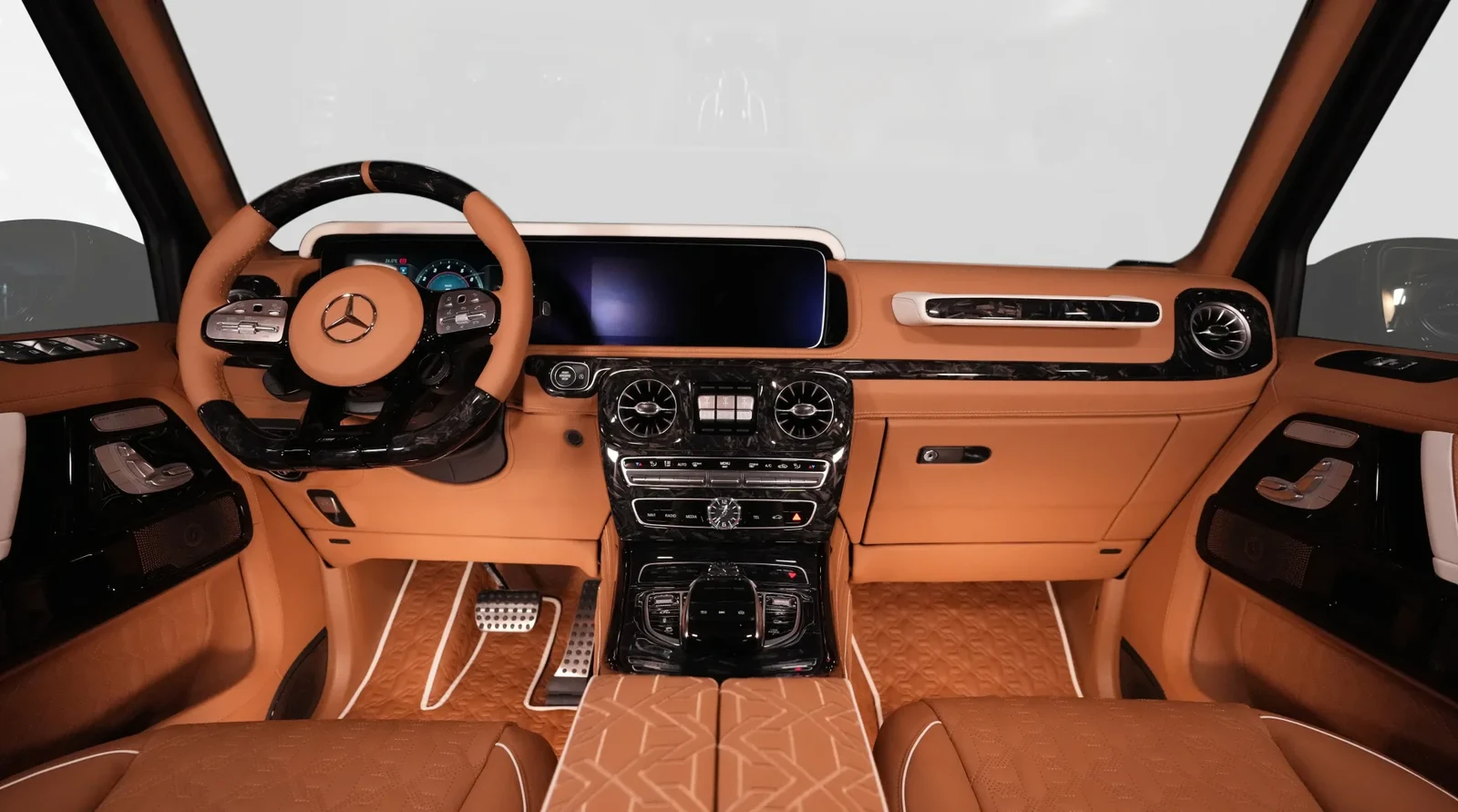 2022 Mercedes-Benz G-Class G7X by Onyx Concept interior, dashboard, Machiatto Brown