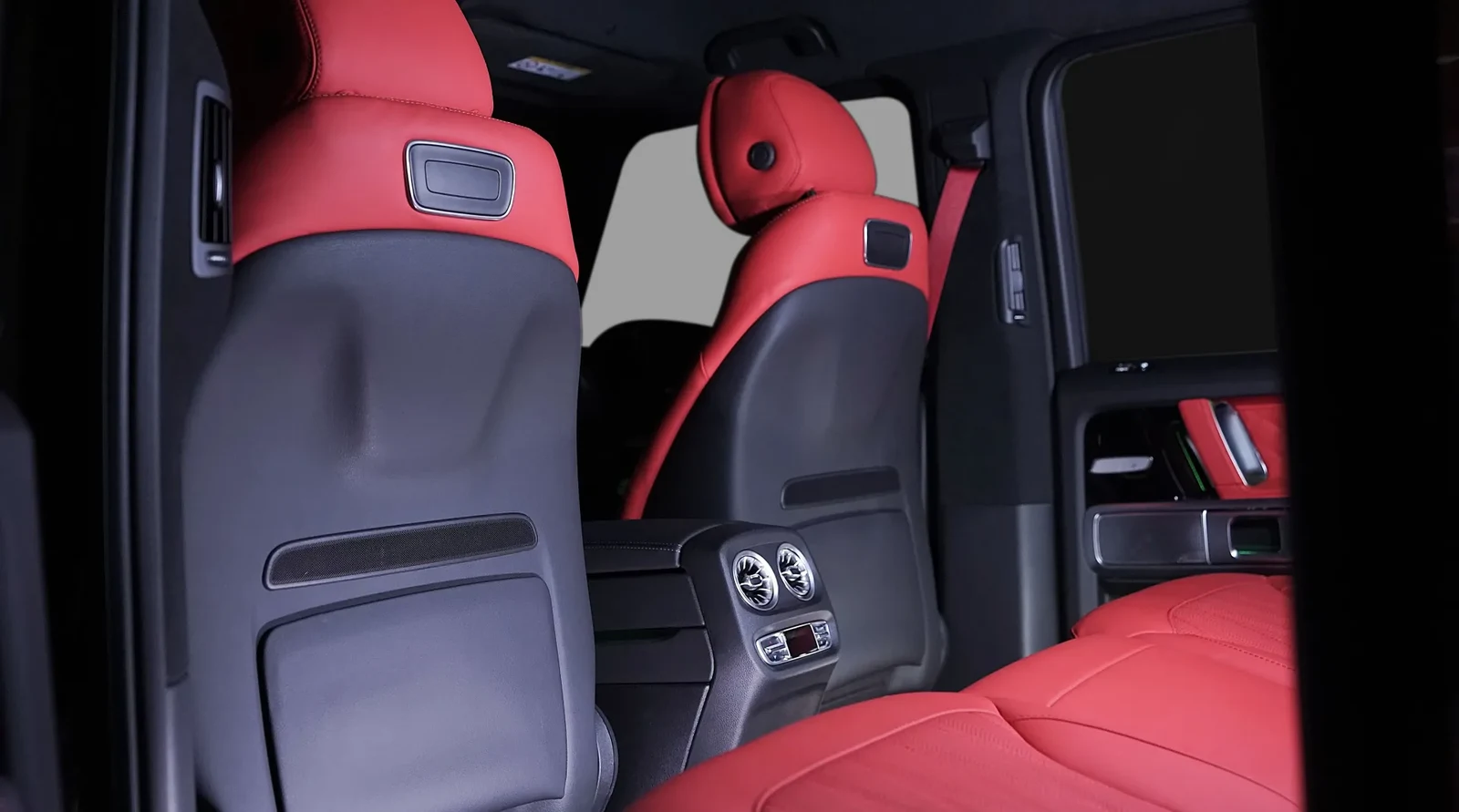 2023 Mercedes-AMG G 63 interior, Red